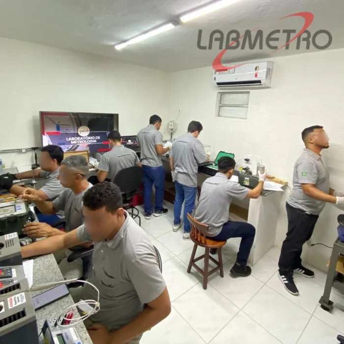 Equipe técnica da Labmetro Laboratórios de Metrologia