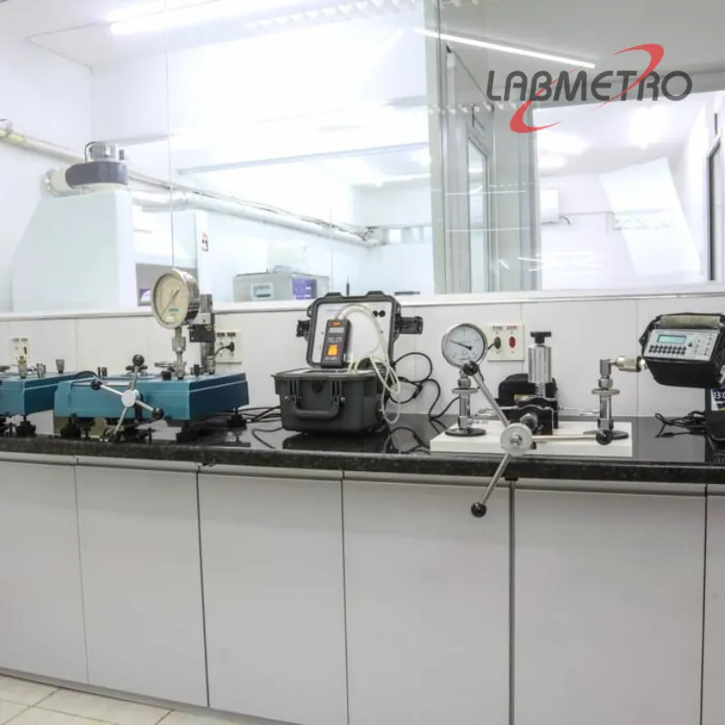 Área de calibração de instrumentos de medição na Labmetro